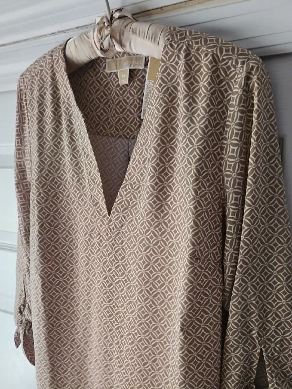Michael Kors Beige Geometric Print V-Neck Blouse
